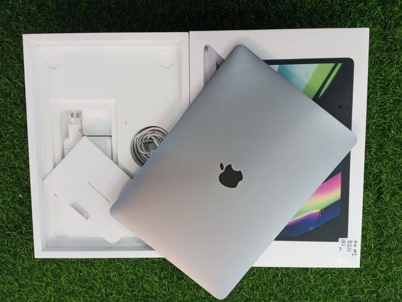 MacBook pro. M1/13 inch//2020 model my WhatsApp 03261416676