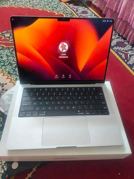 Apple MacBook Pro M1 Apple MacBook air M1 My WhatsApp O322,O515,O47