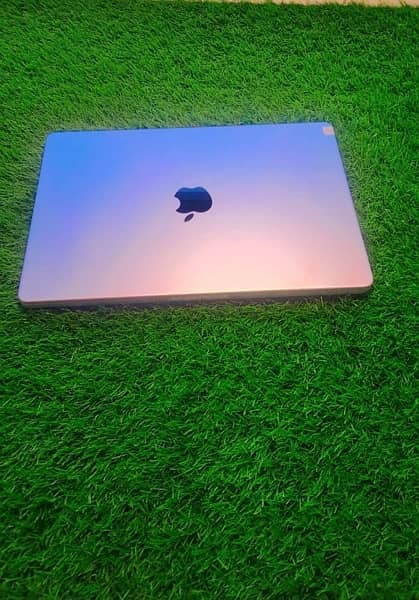Macbook Pro 2021 M1 chip 32/512 inch’14
