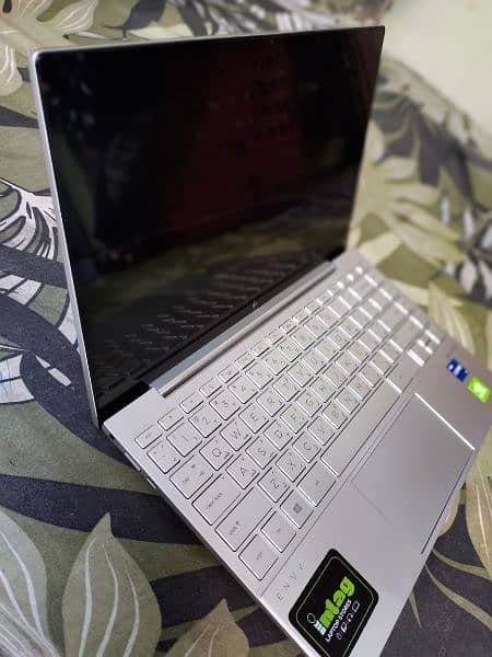 Hp Envy 13.3 (Core I7 11th Gen. 1165G7). Dual Dedicated Graphic card.