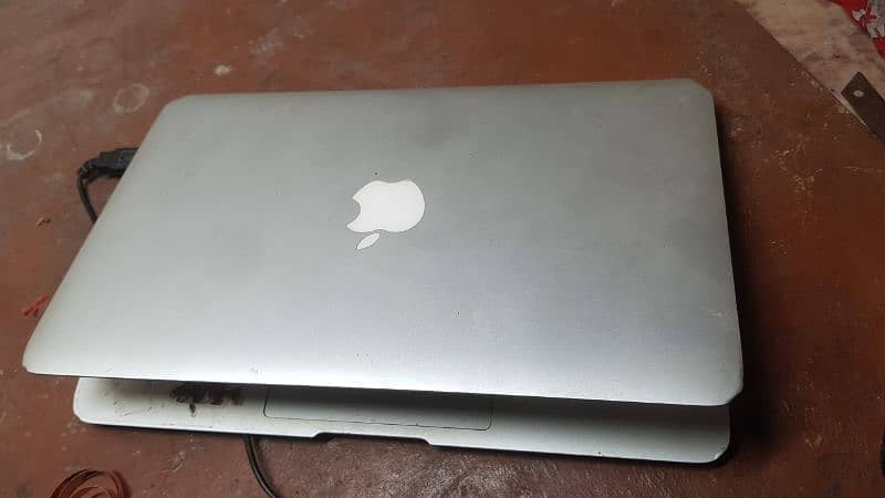 A1465 4gb ram i5  11
