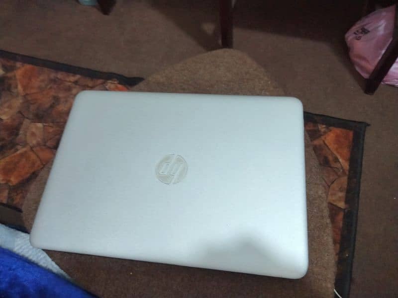 Hp elitebook g6 Amd A8 pro = i5 (5gen)