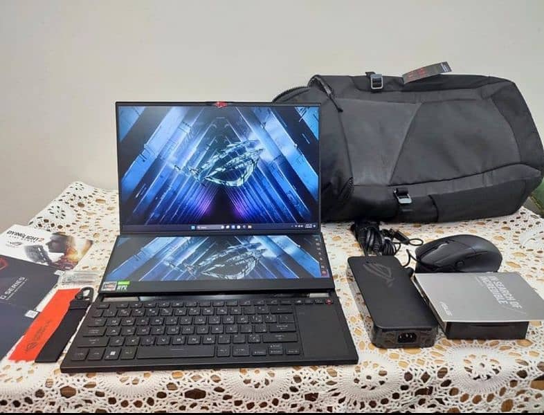 ASUS ROG Zephyrus Duo 16 Gaming Laptop//03267576441