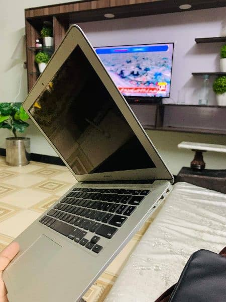 Mack book Air 2017 | 128 gb ssd hard used like new