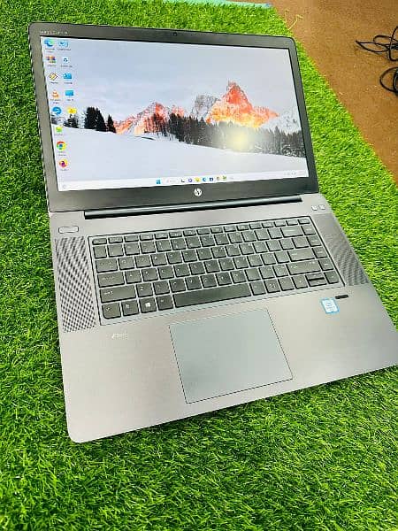 HP Zbook Studio G3 INTEL Xeon (16/512)+(4 GB Nvidia).