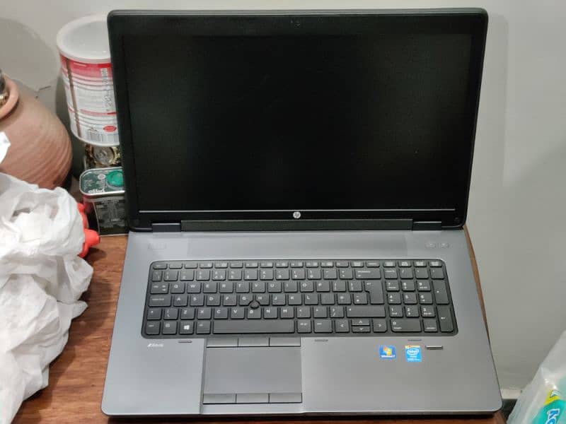 Hp LAPTOP zbook 17