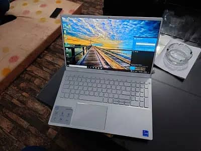 Dell laptop core i7 Brand New Ok i5 In all accessories hp ok apple -