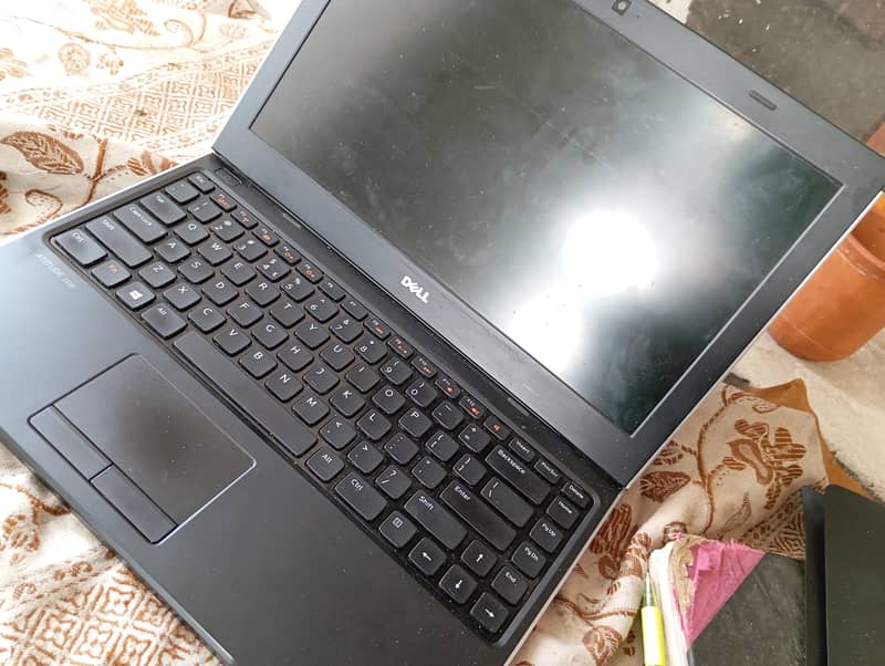 Dell latitude 3330