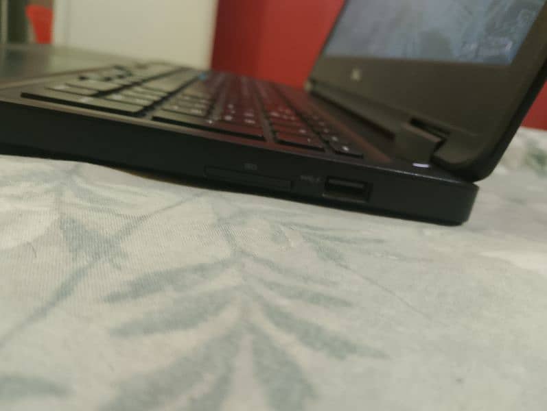 Dell latitude core i3 5gen