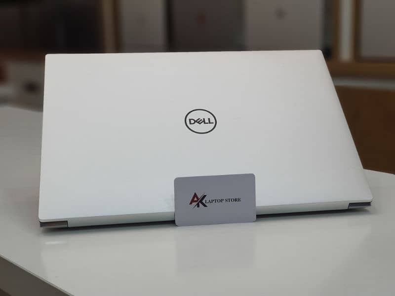 DELL XPS 15 9500 CORE I7 10TH GEN 32GB RAM 1TB SSD 4GB GRAPHIC CARD