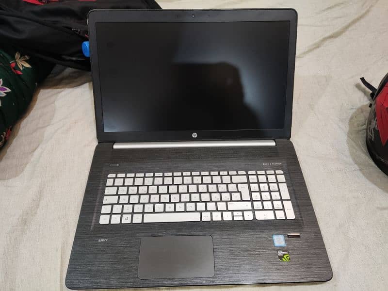 Hp envy 17 n105ng 16 gb ram i7 6th gen 4gb graphics card