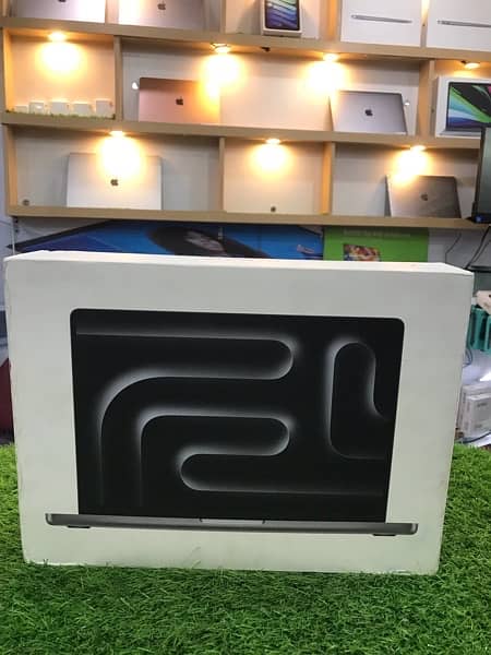 MACBOOK PRO M3 Box Packed