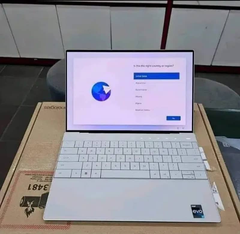 Dell laptops core i7 All ok / Apple i3 good ssd hp i5 Full Ok Box