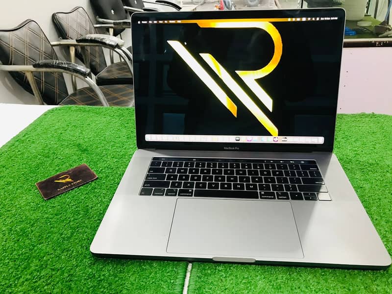 Apple MacBook Pro With 15'' Retina Display   16/256