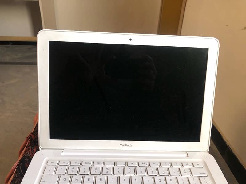 MacBook mid 256gb ssd