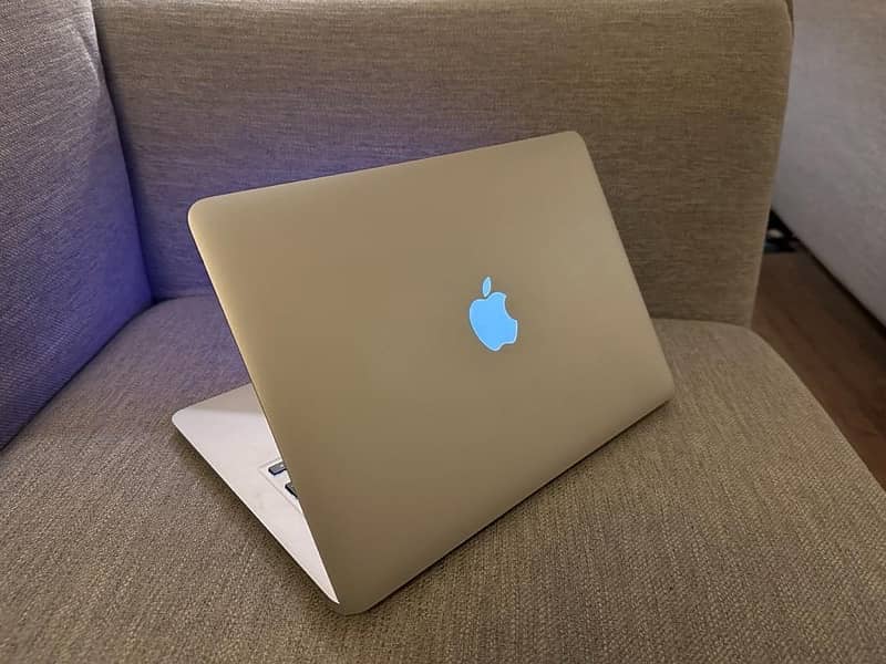 MacBook Air 2017 in 10/10 Condition