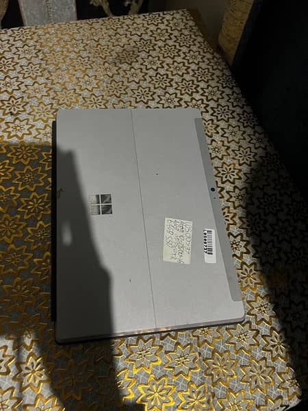 laptop surface book 4 gb /64 gb brand new condition