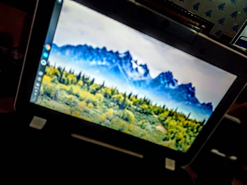 Lenovo Chromebook 9.5/10 exellent condition, play store 4GB 16GB
