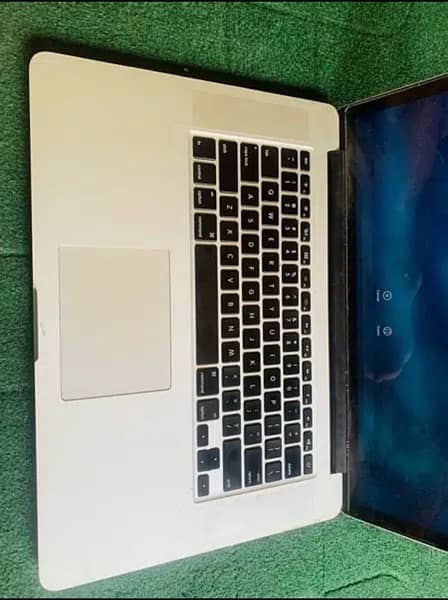 Macbook pro 2015 15 inch 16/512