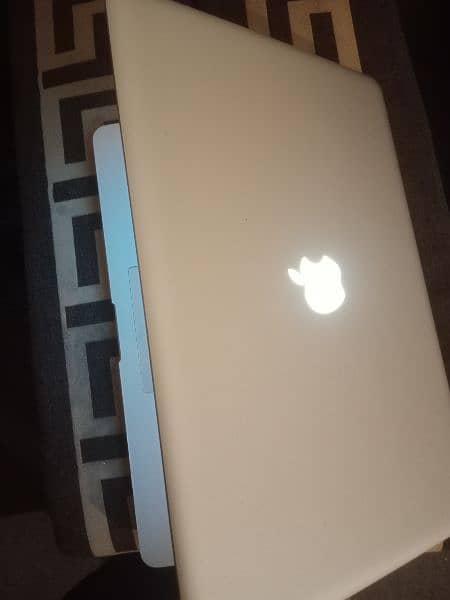 MAC BOOK PRO 2012 for sale