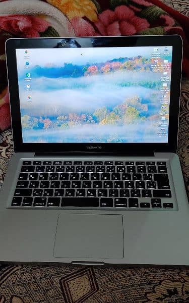 Apple MacBook 2009 , 4 GB Ram 160 GB hard, Fresh piece!