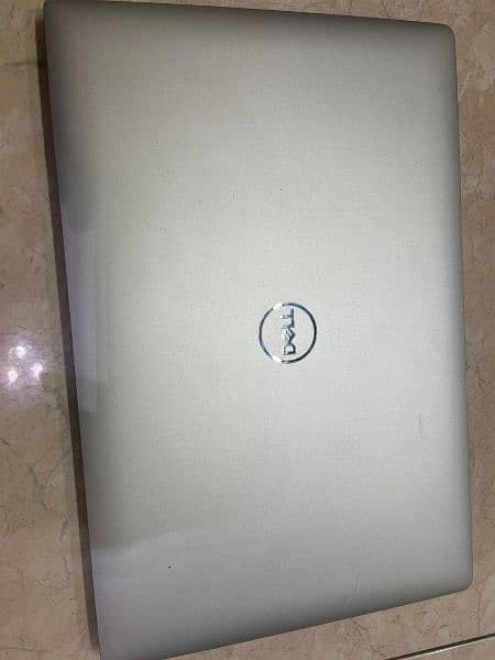 Dell XPS 15 7590