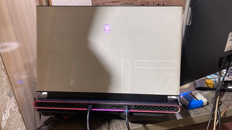 Dell Alienware M17 R2