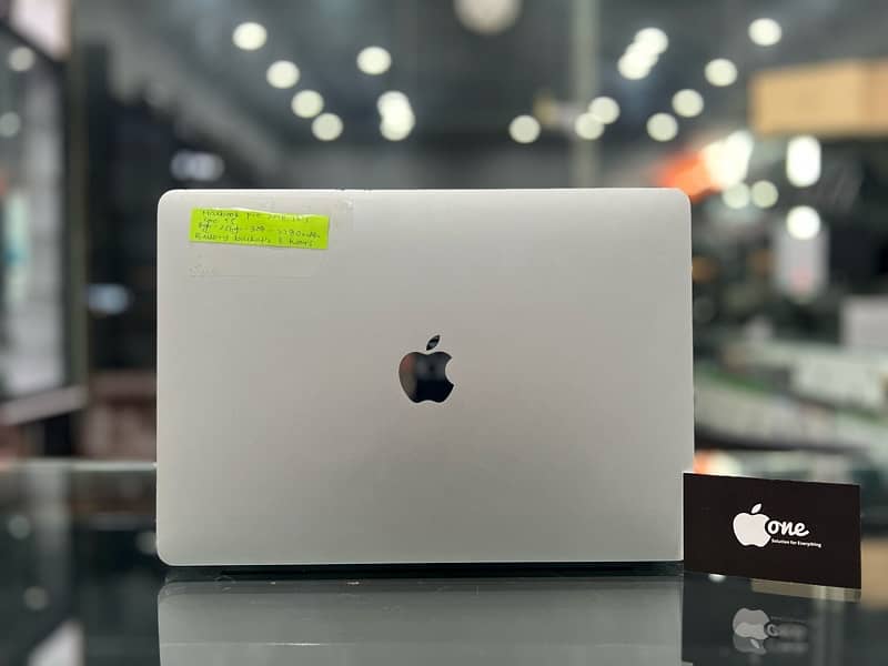Macbook Pro 2018 13inch 8/256GB