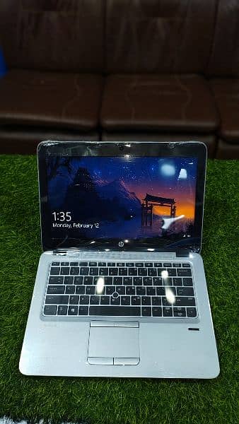 Hp 820 g3 (i5 6th)gen ram8gb room256ssd 10by10 condition