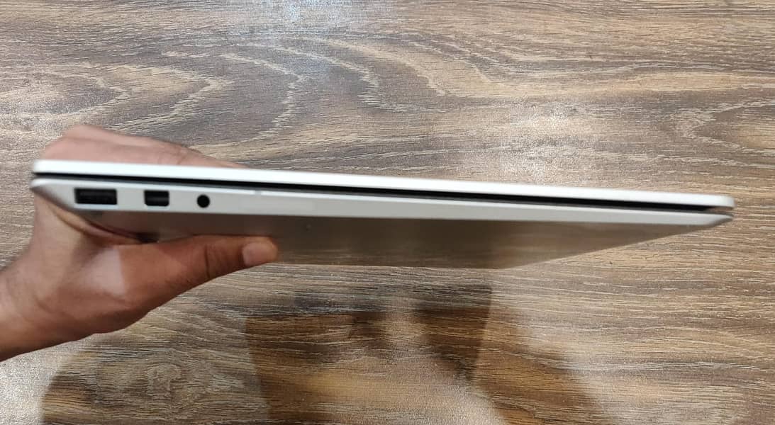 8th Gen 16 Gb Touch 4K Microsoft Surface Laptop 2 - NEW (03226682445)