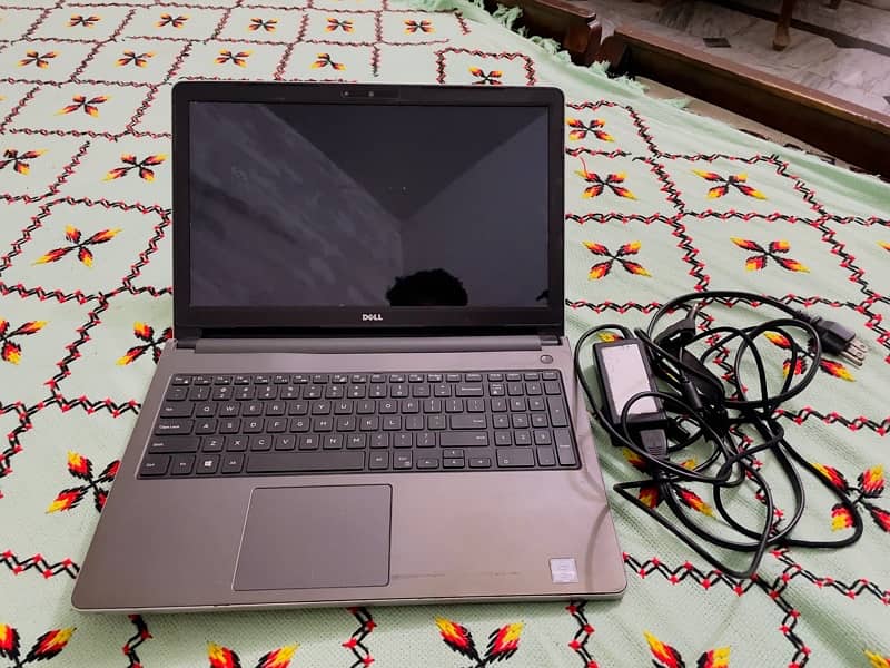 Dell 15 (5550) Core i3