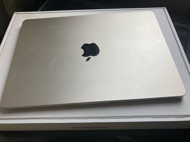 MacBook Air 13.3” M2 8/256