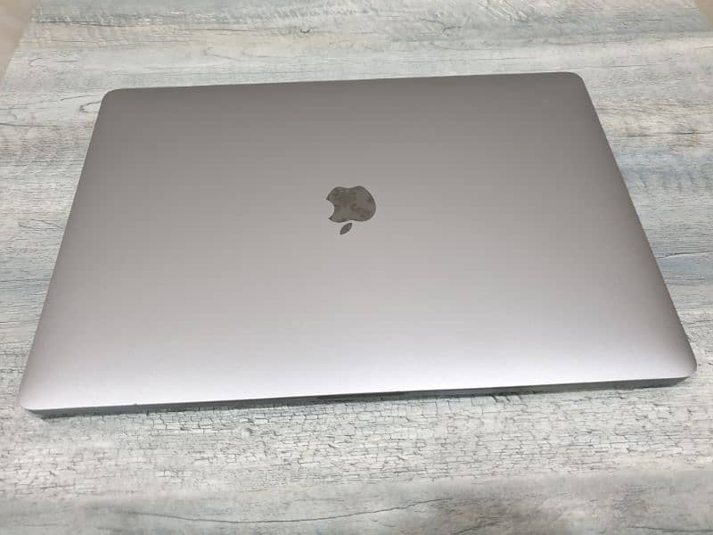 Apple MacbooK Pro core i9 16inch 2019
