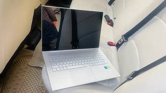 Branded apple Laptop Available HP & Dell core i7 also i5