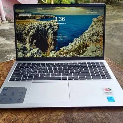 Intel core i7 11th gen dell and box available i5 hp / apple i3