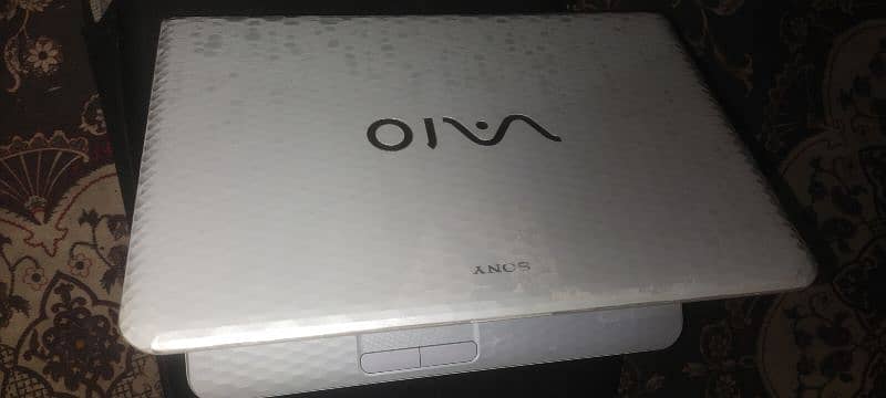 Sony core i3 2nd 4gb ram 160gb hdd