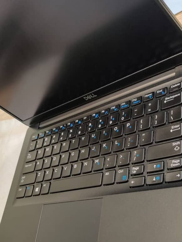 Dell latitude, i5-8th gen, 8gb/256gb, bezzel display, batry 3hr+
