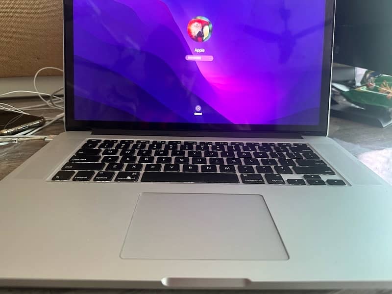 Macbook pro (retina 15-inch ,mid 2015) 256 GB 16GB