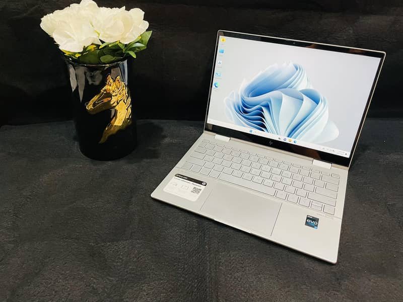 HP ENVY 12th GEN C-i7 Like Brand New Laptop X360 Touch Screen:
