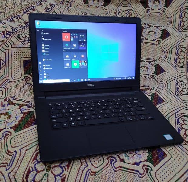 Dell 7th Generation 500GB Hard 8GB RAM DDR4 Core i7 Excellent Laptop