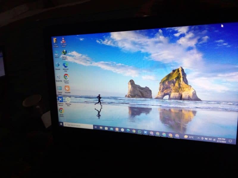 Dell core I 7, 7 Gen Ram 8 GB HDD Hard 520 GB