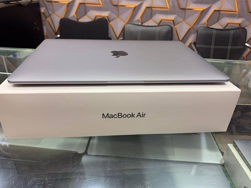 MacBook Air M1 2020 For sale 0326/41/45581 My WhatsApp