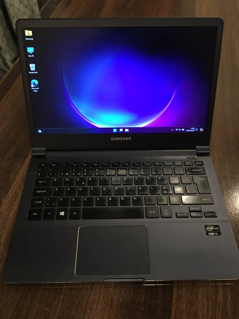 Samsung Series 9 Ultrabook Laptop Notebook *Core I7 ,Windows 11.