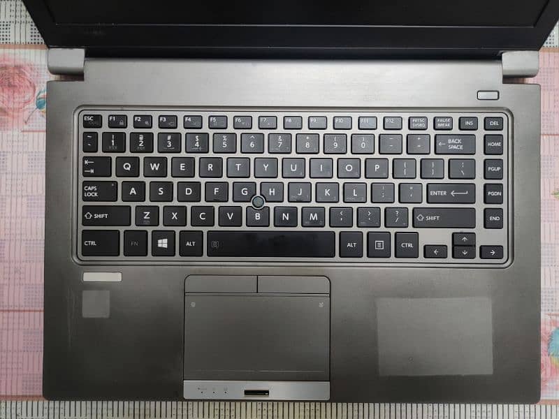 Toshiba Techra Core i5 6th Generation, 14 inch, 4GB 128GB