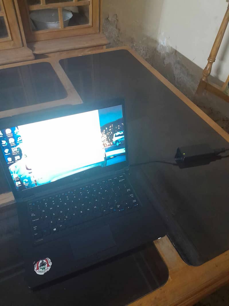 Dell i7 7 gen in touch screen availble for sale