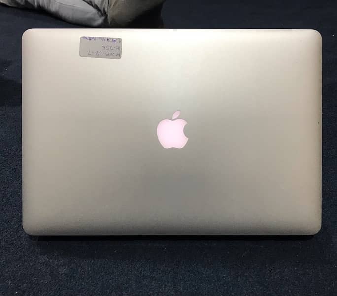 Apple MacBook Pro 2015 ( 15 inches Retina display )