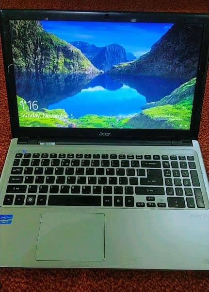 Acer Laptop 4Gb Ram 250Rom with New Betry and charger