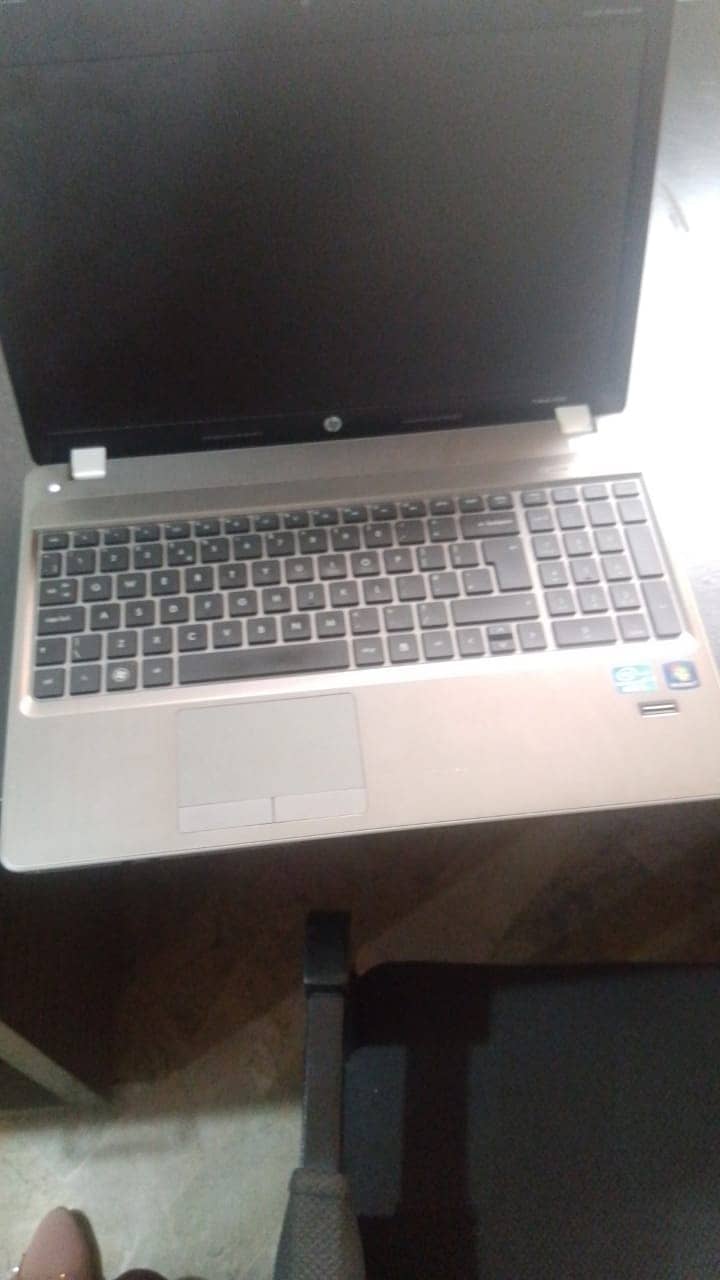 Laptop core i3 4 gb ram 180 gb ssd