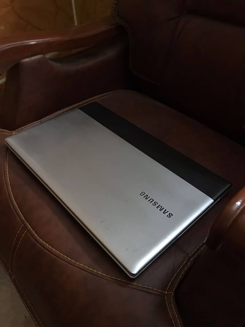 Samsung RV711 Laptop
