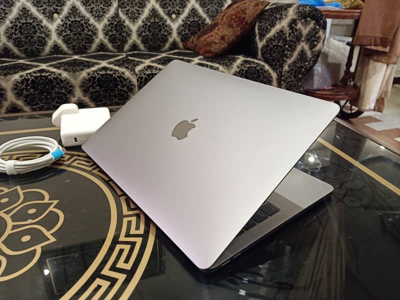 MacBook Pro 2017, Core i5, 256GB SSD, 16GB RAM, 13